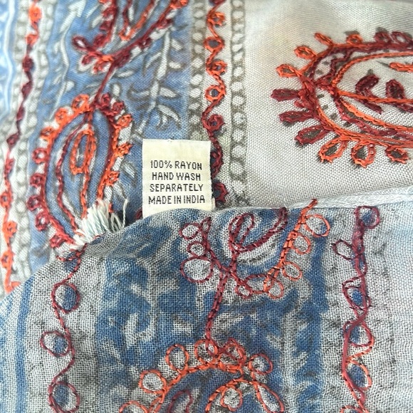 Sundance Blue and Red Paisley Scarf - Picture 8 of 8